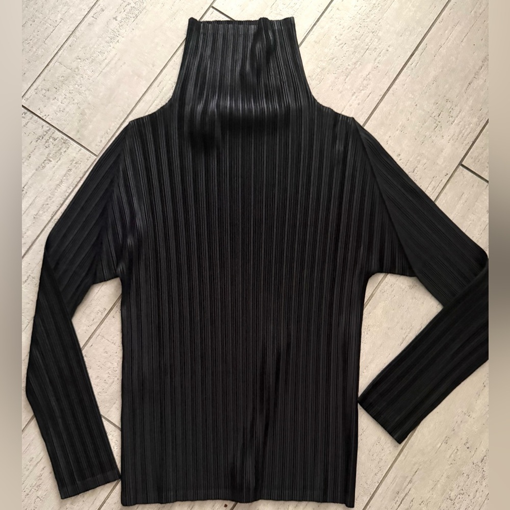 NWOT Issey Miyake PLEATS PLEASE Black Turtleneck - Size JP 3/ US S/M